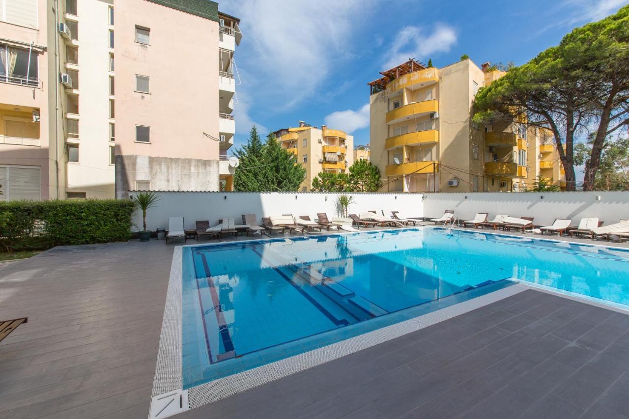 Expert Hotel Golem  Εξωτερικό φωτογραφία